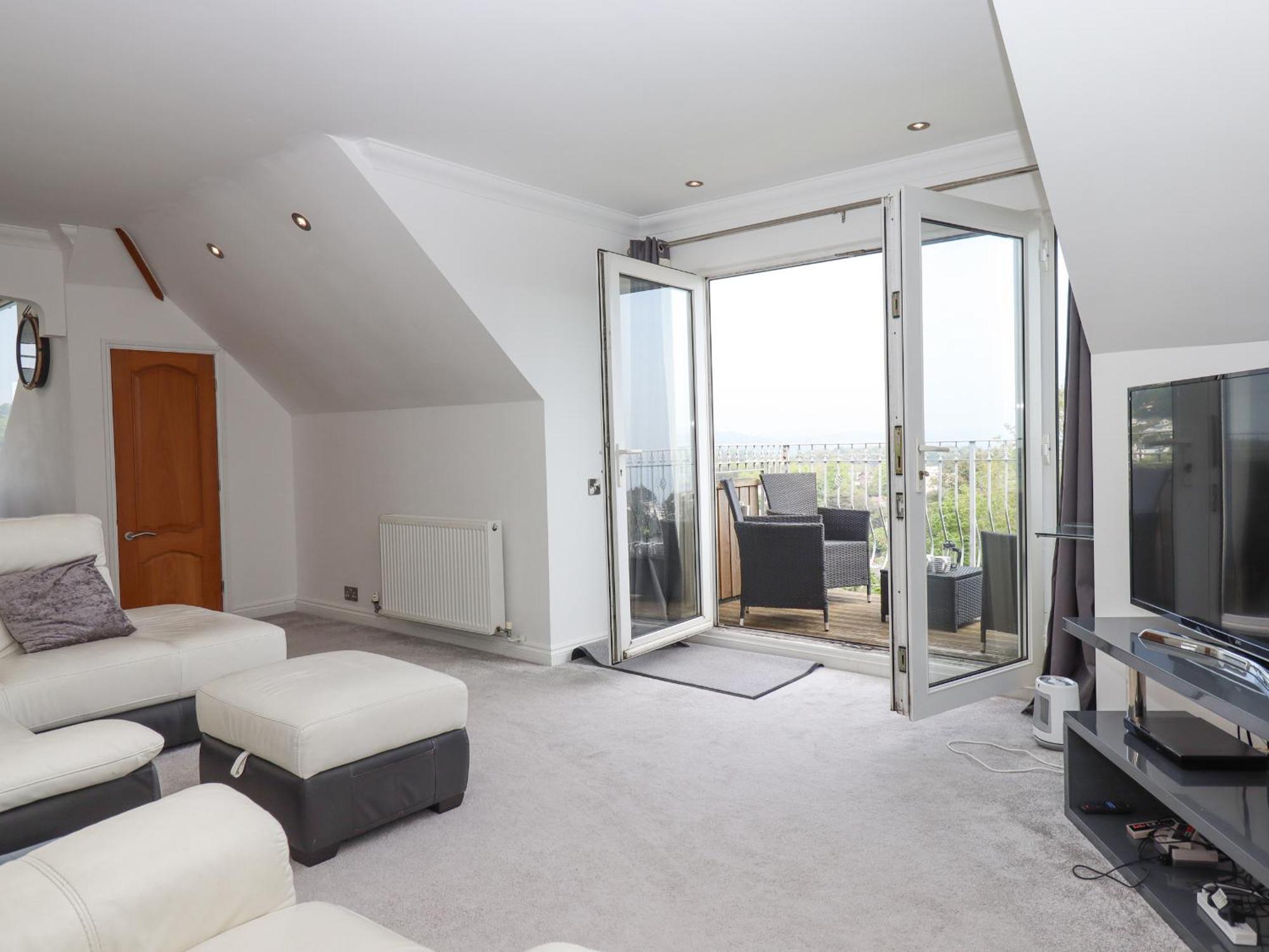 Flat 3 Channel View Torquay