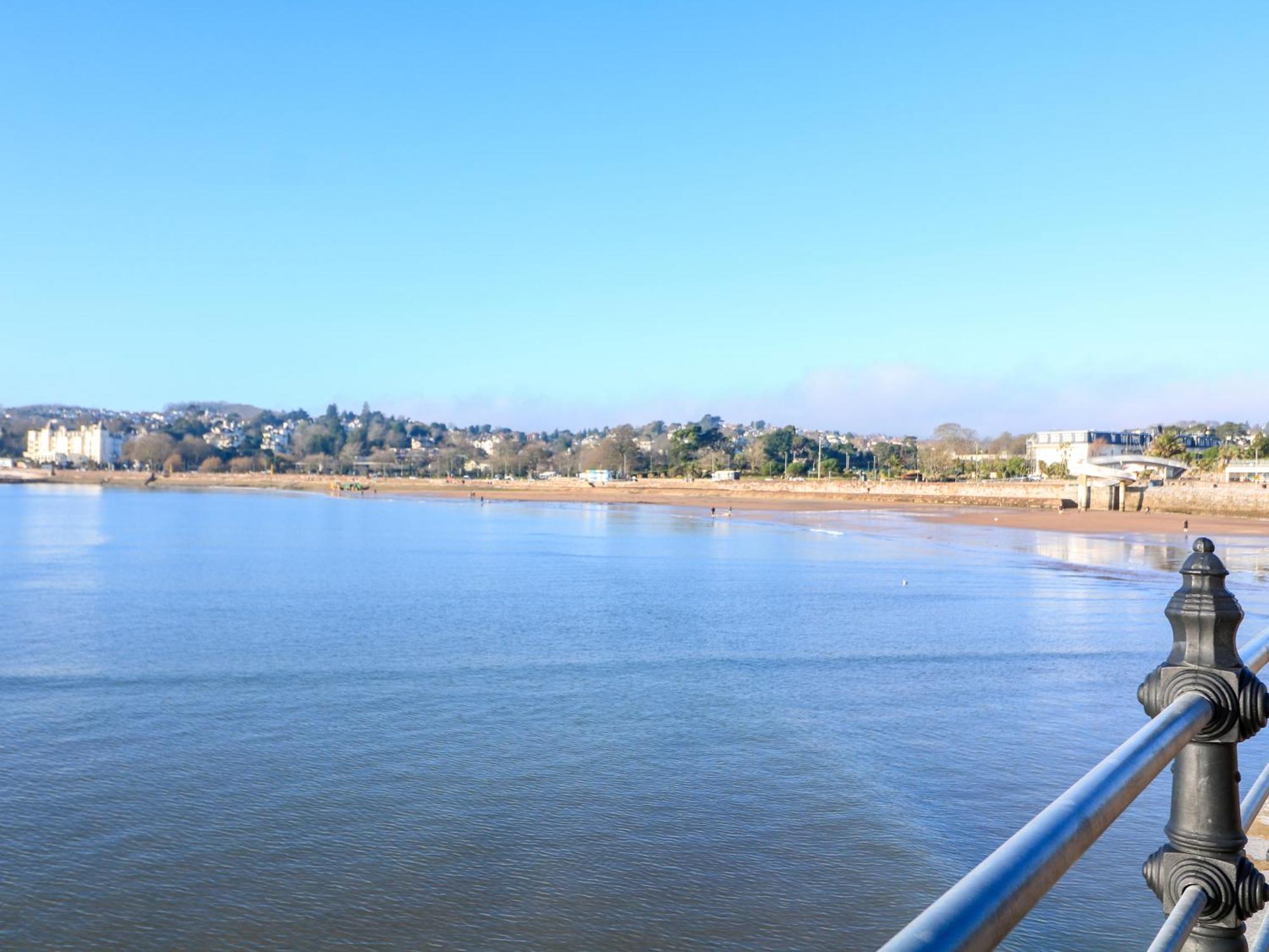 Flat 3 Channel View * Torquay